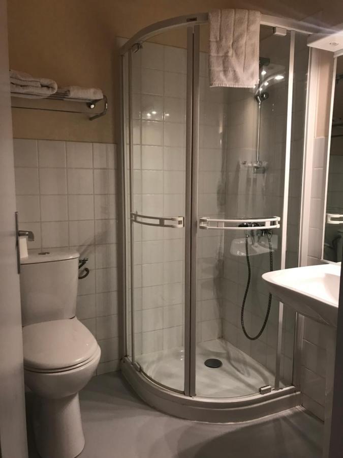 Hotel Du Centre Gueugnon Exteriör bild