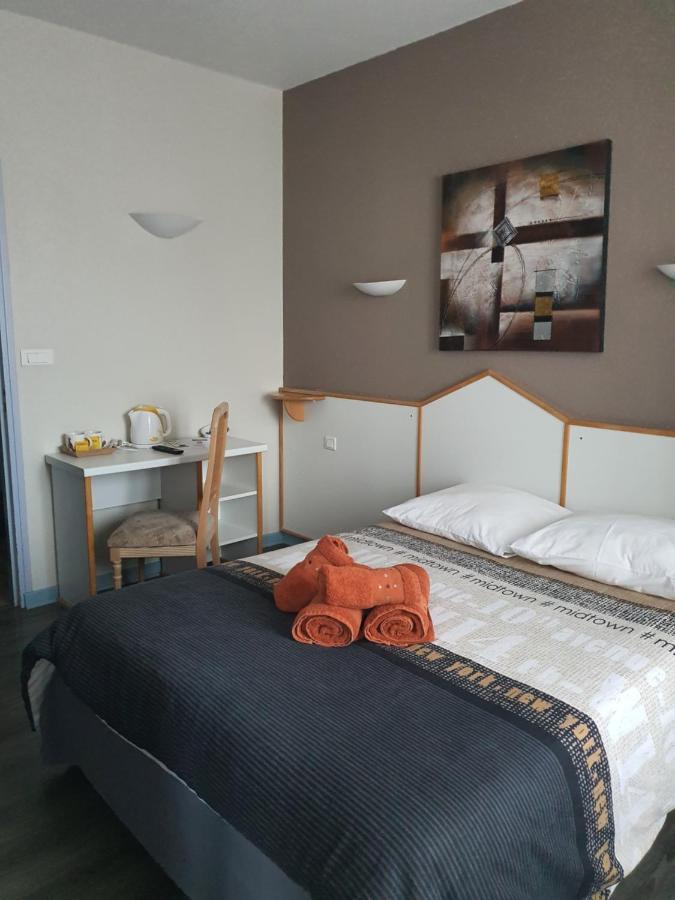 Hotel Du Centre Gueugnon Exteriör bild